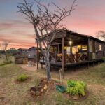 Abendruhe Lodge, Serenity Cabin, Dinokeng Game Reserve. Self catering cabin. Game lodge photography. Night Photography Abendruhe Lodge, Serenity Cabin, Dinokeng Game Reserve.
Self catering cabin. Game lodge photography. Night Photography